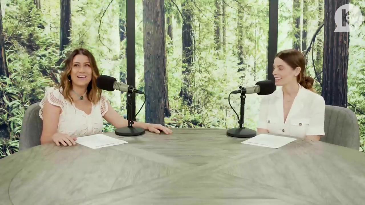 Ashley-Greene-dot-nl_TheTwilightEffect-Aflevering7NewMoonRewatchPart1of3-0054.jpg