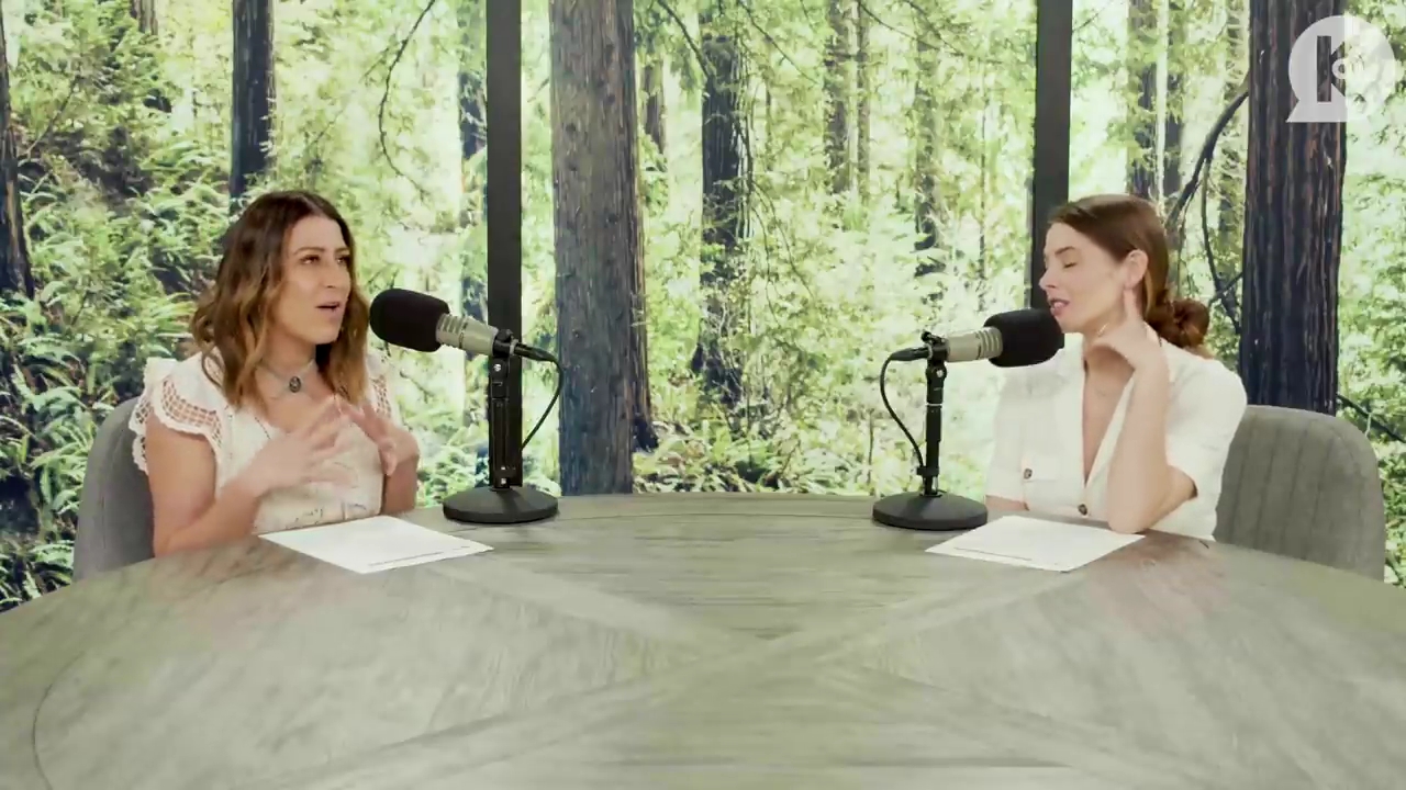 Ashley-Greene-dot-nl_TheTwilightEffect-Aflevering7NewMoonRewatchPart1of3-0071.jpg