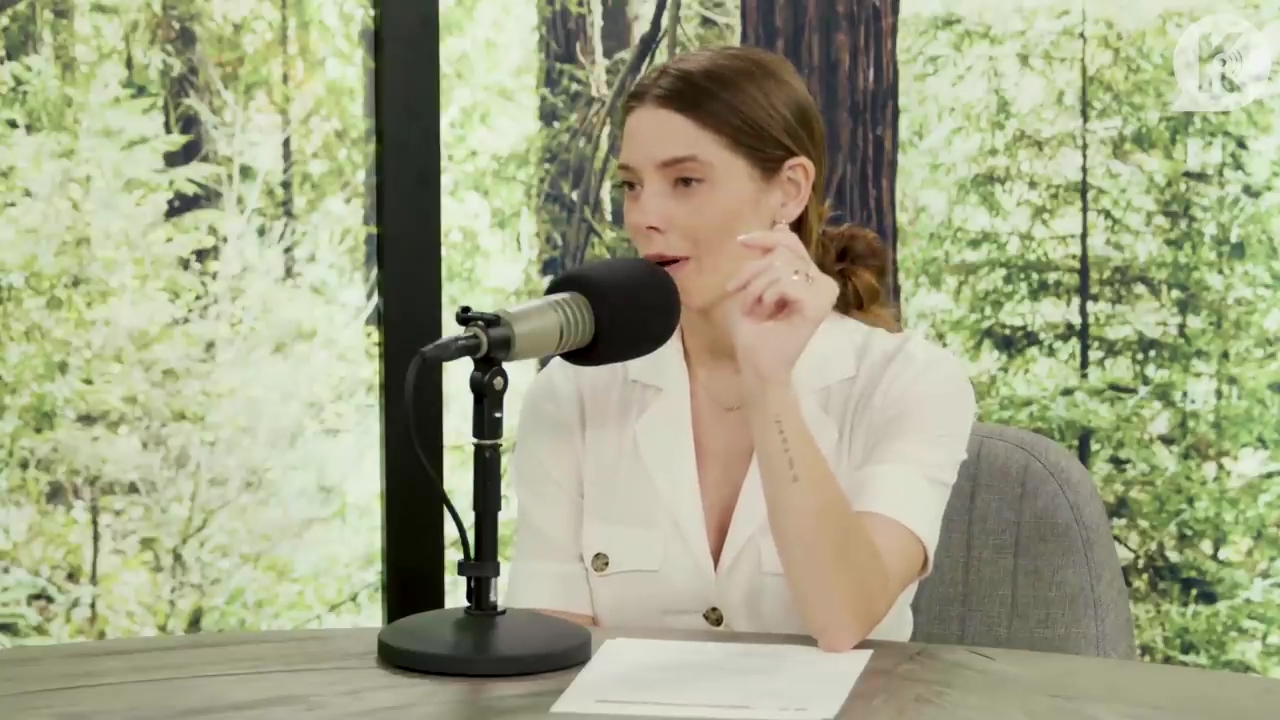 Ashley-Greene-dot-nl_TheTwilightEffect-Aflevering7NewMoonRewatchPart1of3-0082.jpg