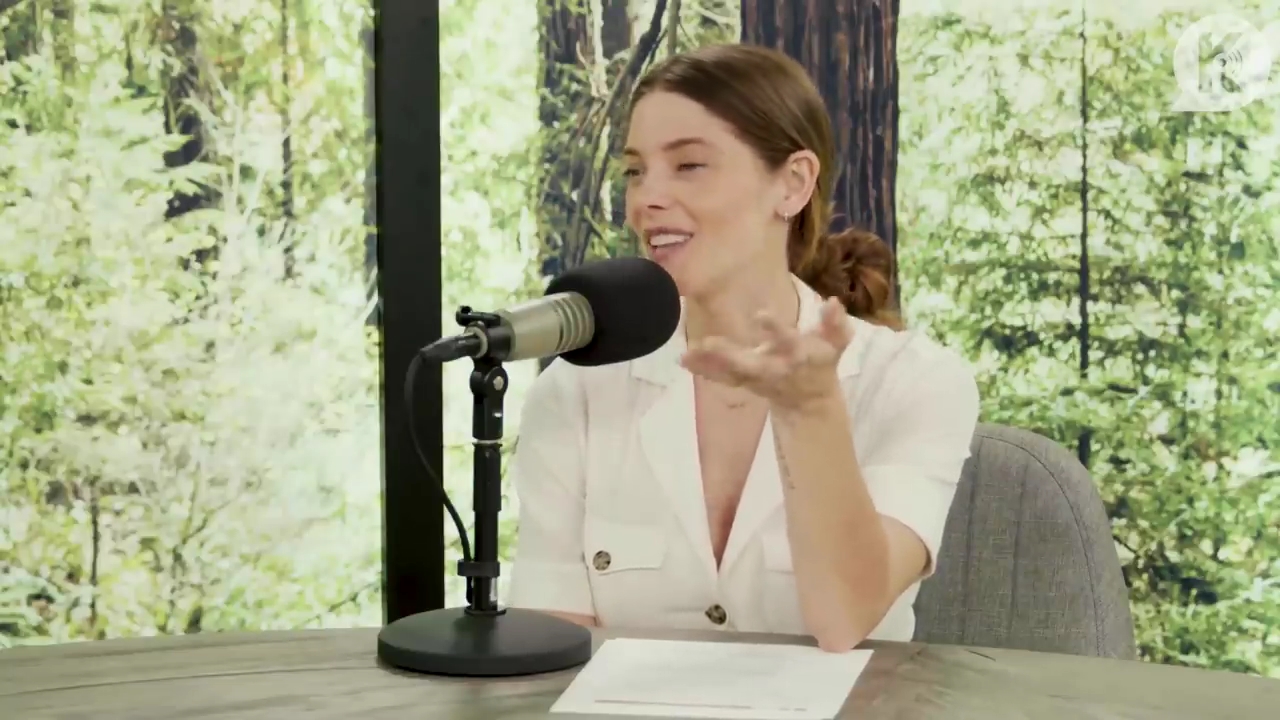 Ashley-Greene-dot-nl_TheTwilightEffect-Aflevering7NewMoonRewatchPart1of3-0085.jpg
