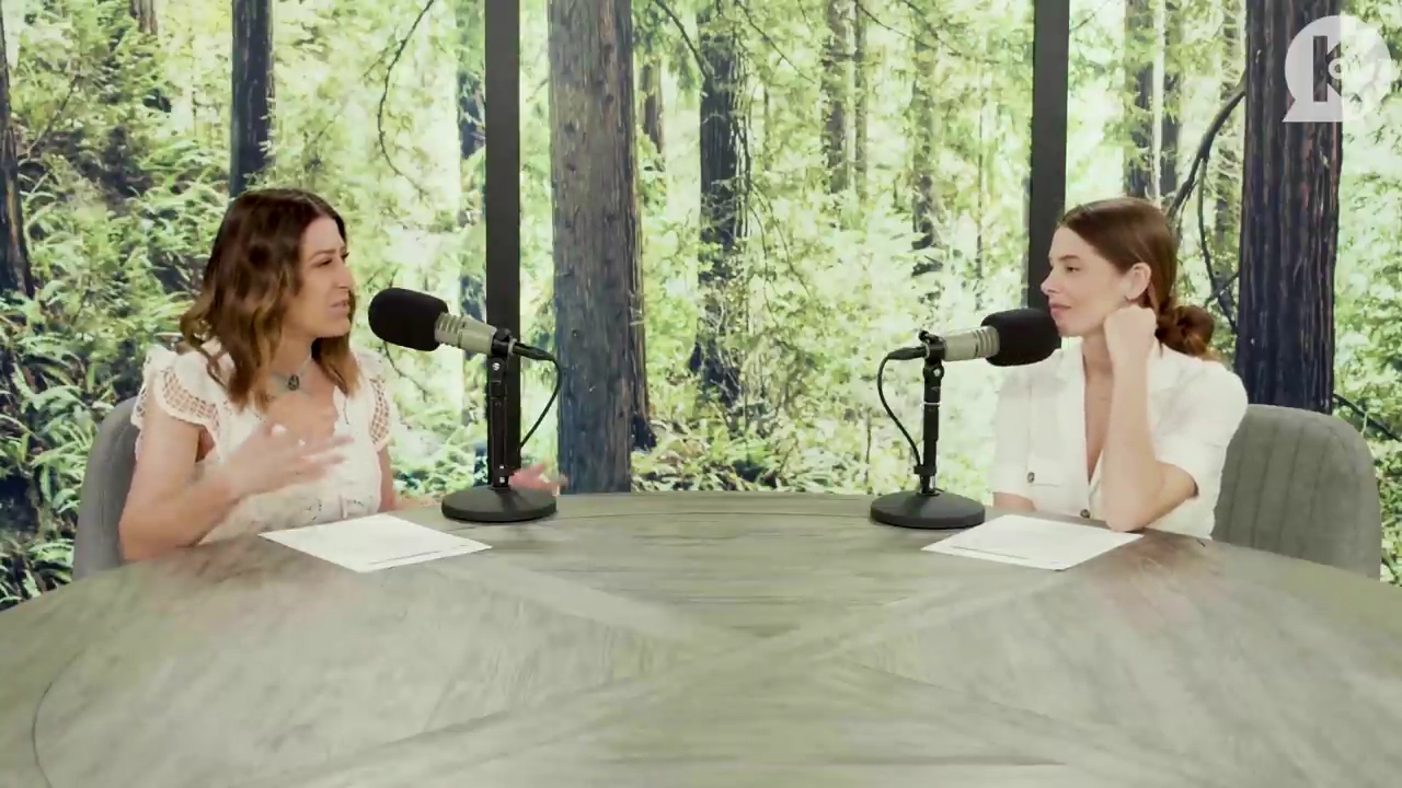 Ashley-Greene-dot-nl_TheTwilightEffect-Aflevering7NewMoonRewatchPart1of3-0090.jpg