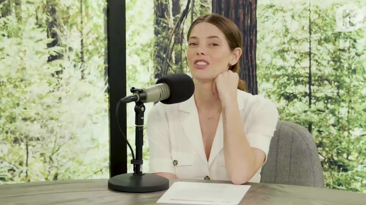 Ashley-Greene-dot-nl_TheTwilightEffect-Aflevering7NewMoonRewatchPart1of3-0095.jpg