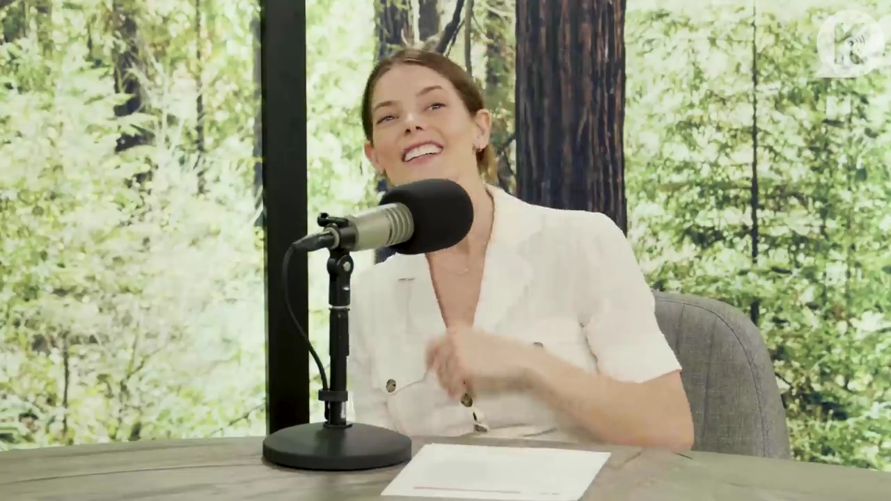 Ashley-Greene-dot-nl_TheTwilightEffect-Aflevering7NewMoonRewatchPart1of3-0096.jpg