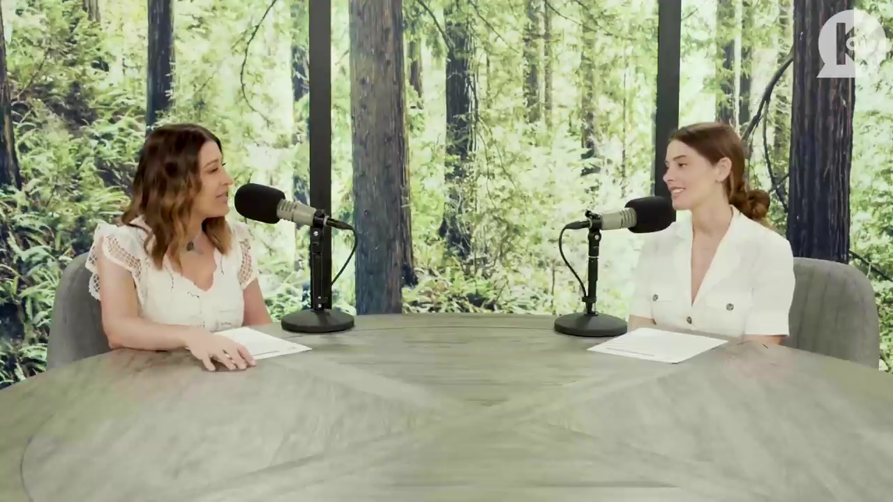 Ashley-Greene-dot-nl_TheTwilightEffect-Aflevering7NewMoonRewatchPart1of3-0103.jpg