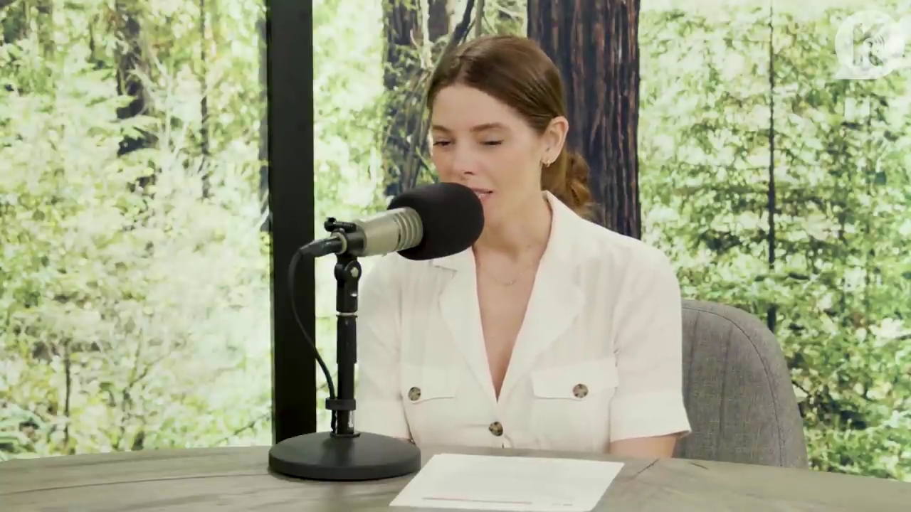 Ashley-Greene-dot-nl_TheTwilightEffect-Aflevering7NewMoonRewatchPart1of3-0116.jpg