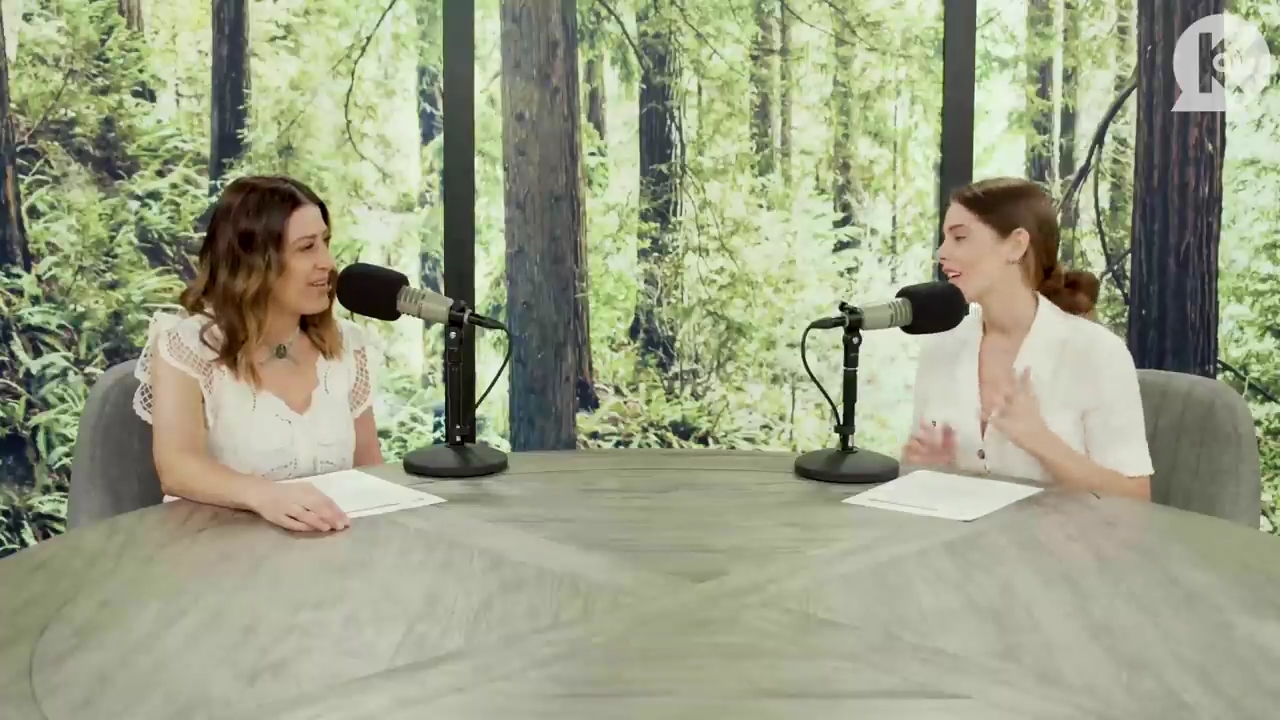 Ashley-Greene-dot-nl_TheTwilightEffect-Aflevering7NewMoonRewatchPart1of3-0130.jpg