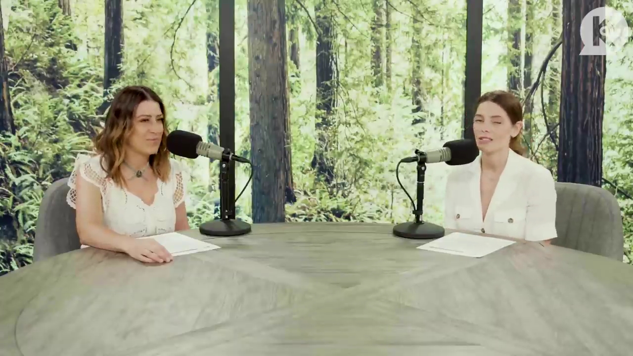 Ashley-Greene-dot-nl_TheTwilightEffect-Aflevering7NewMoonRewatchPart1of3-0131.jpg