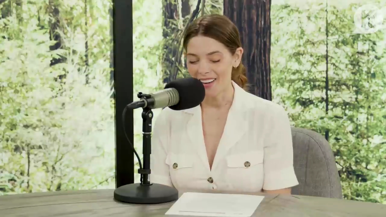 Ashley-Greene-dot-nl_TheTwilightEffect-Aflevering7NewMoonRewatchPart1of3-0141.jpg