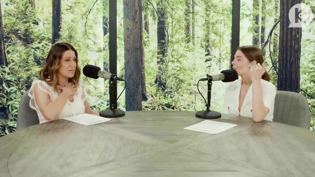 Ashley-Greene-dot-nl_TheTwilightEffect-Aflevering7NewMoonRewatchPart1of3-0170.jpg