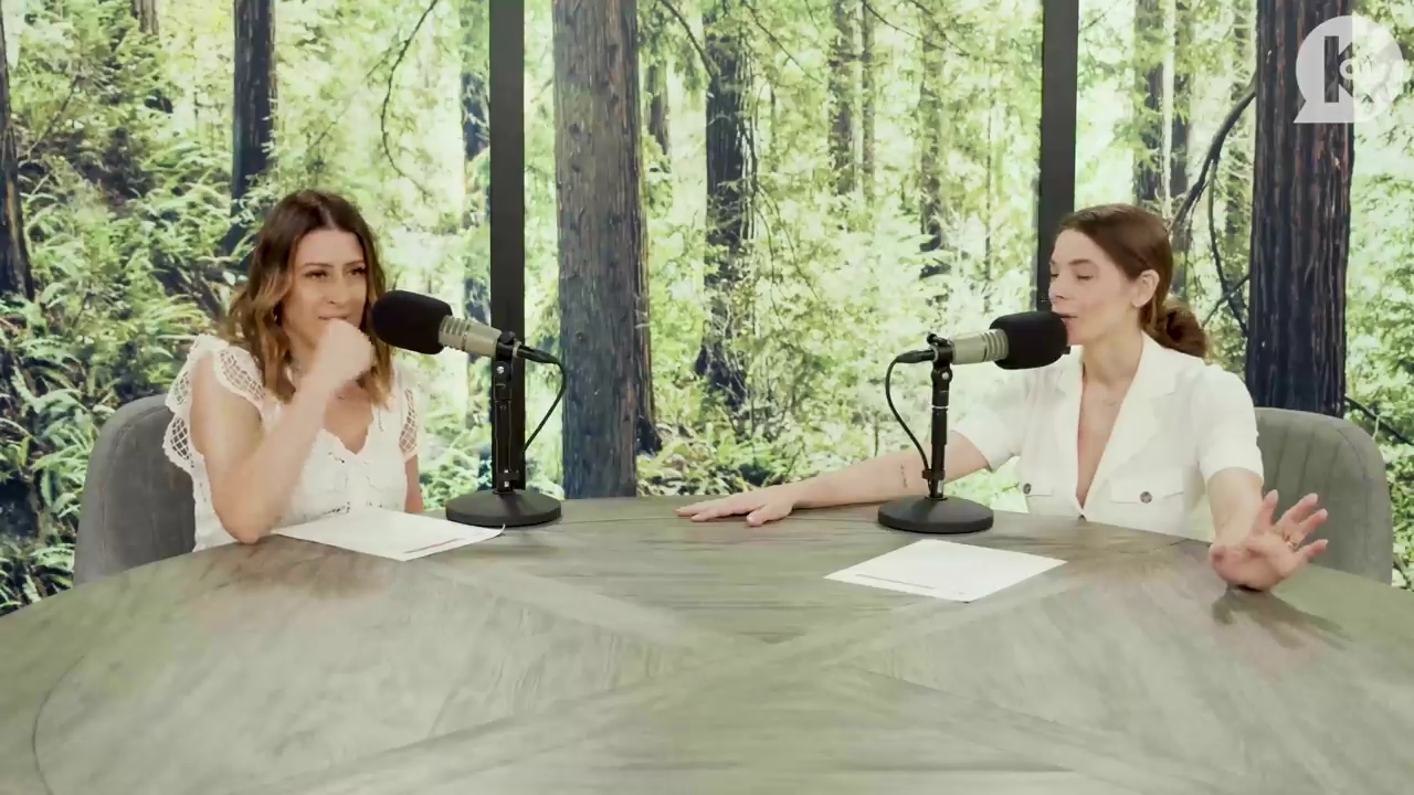Ashley-Greene-dot-nl_TheTwilightEffect-Aflevering7NewMoonRewatchPart1of3-0225.jpg