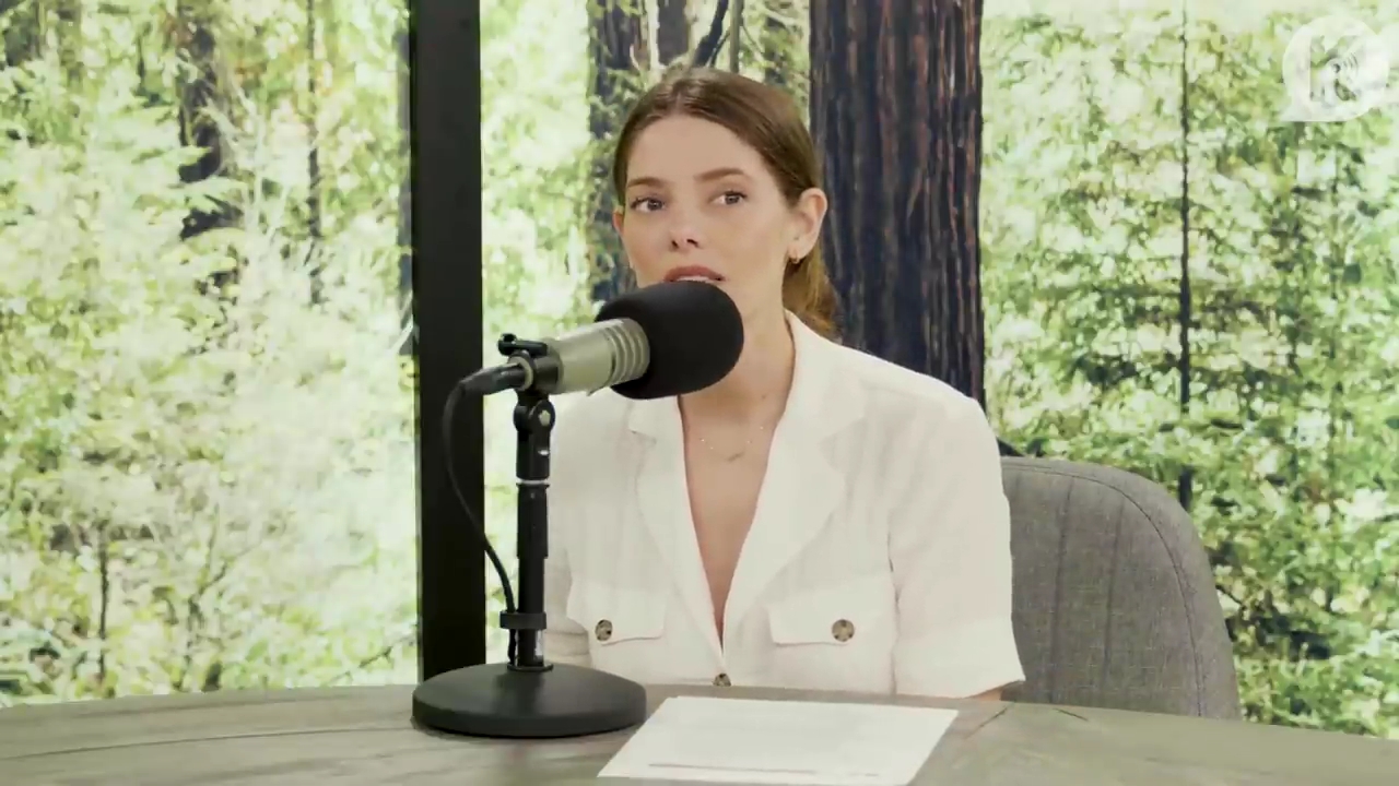 Ashley-Greene-dot-nl_TheTwilightEffect-Aflevering7NewMoonRewatchPart1of3-0250.jpg