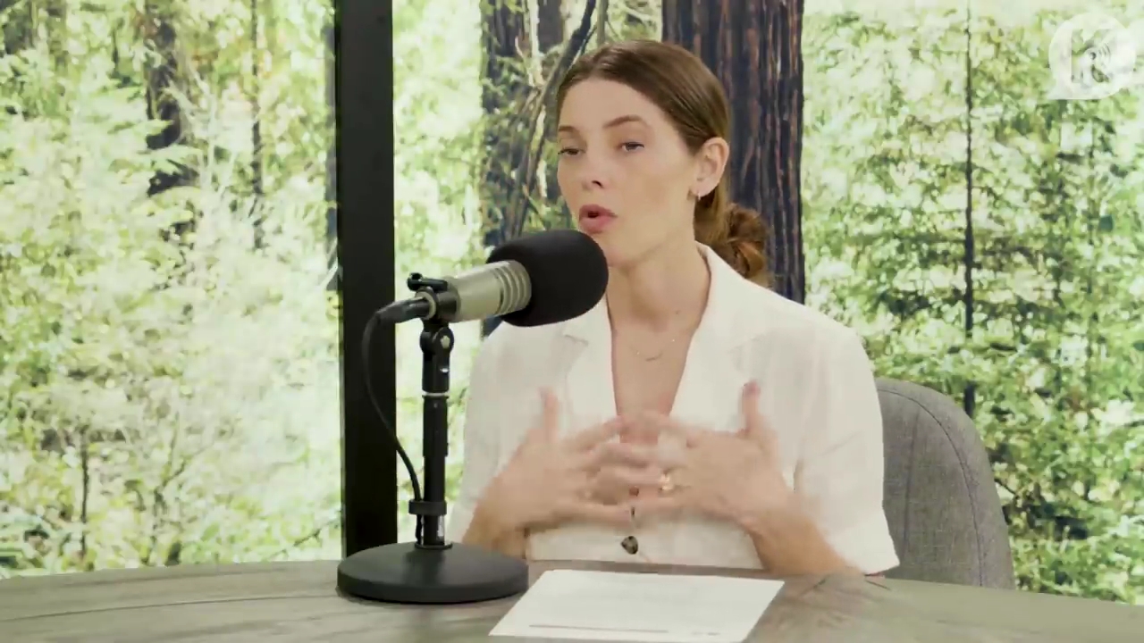 Ashley-Greene-dot-nl_TheTwilightEffect-Aflevering7NewMoonRewatchPart1of3-0254.jpg