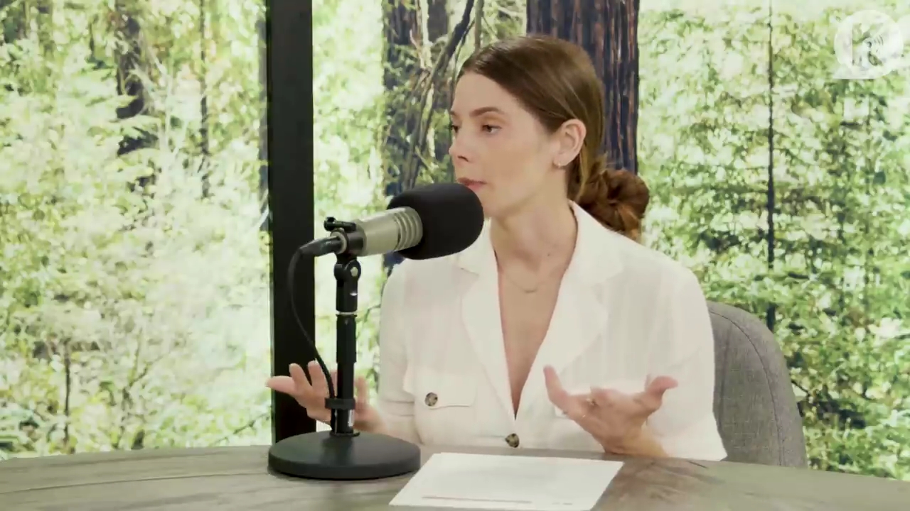 Ashley-Greene-dot-nl_TheTwilightEffect-Aflevering7NewMoonRewatchPart1of3-0255.jpg