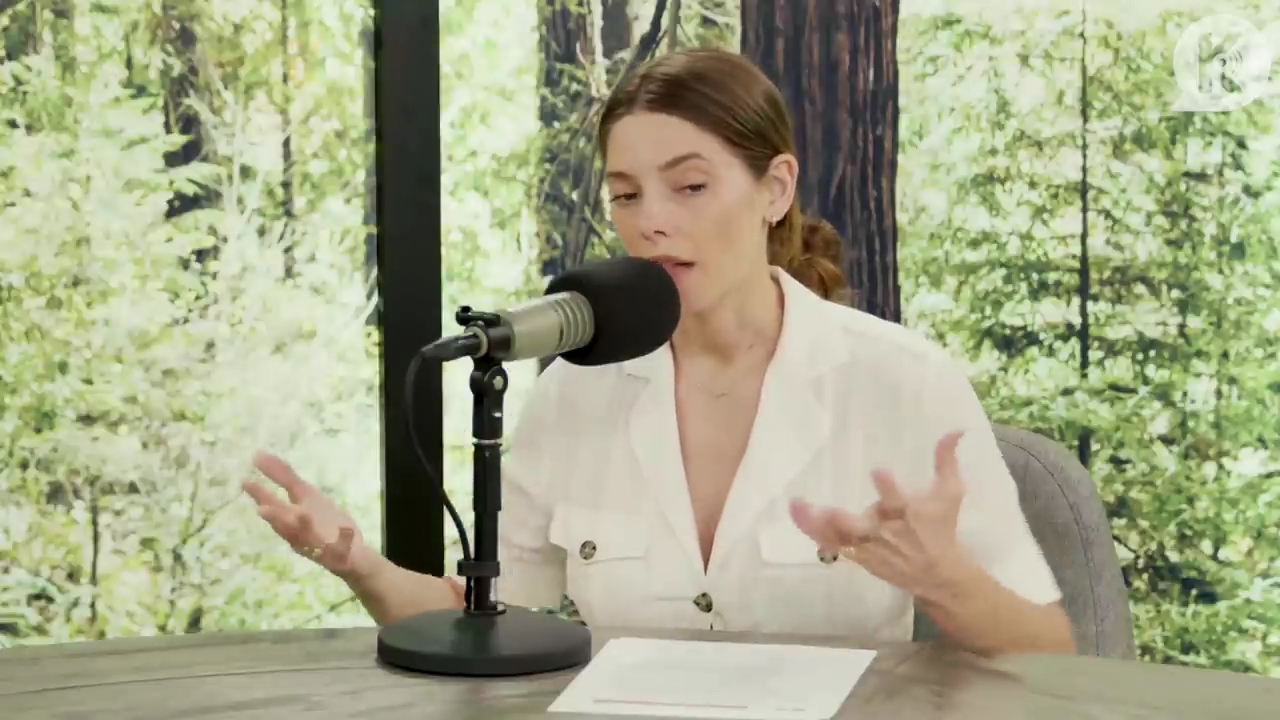 Ashley-Greene-dot-nl_TheTwilightEffect-Aflevering7NewMoonRewatchPart1of3-0262.jpg