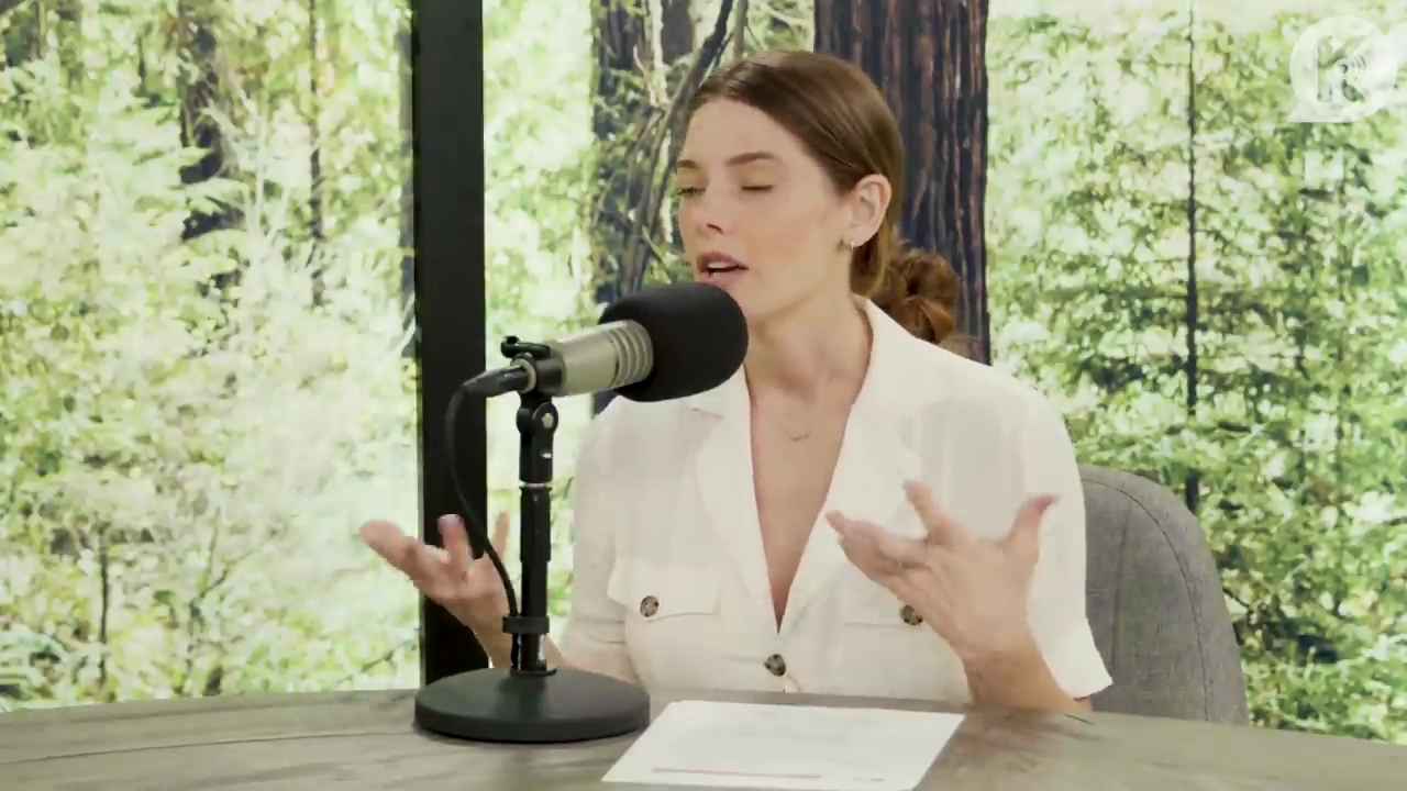 Ashley-Greene-dot-nl_TheTwilightEffect-Aflevering7NewMoonRewatchPart1of3-0267.jpg