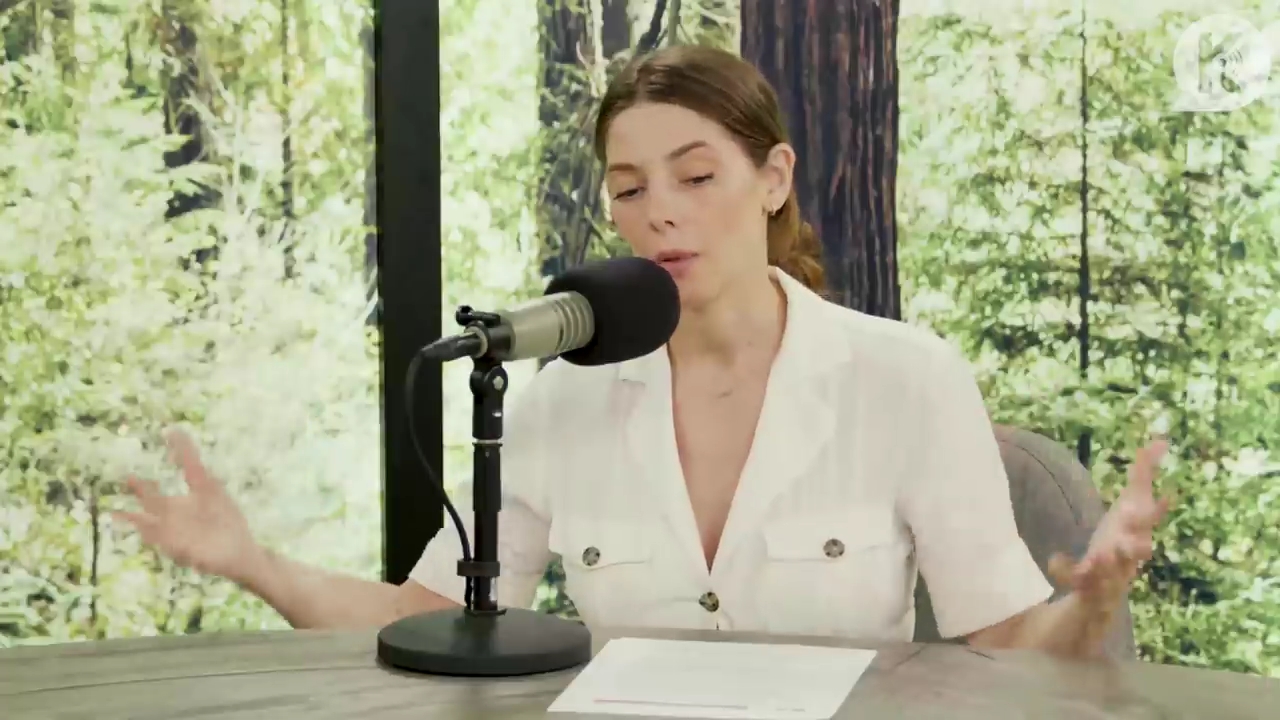 Ashley-Greene-dot-nl_TheTwilightEffect-Aflevering7NewMoonRewatchPart1of3-0271.jpg