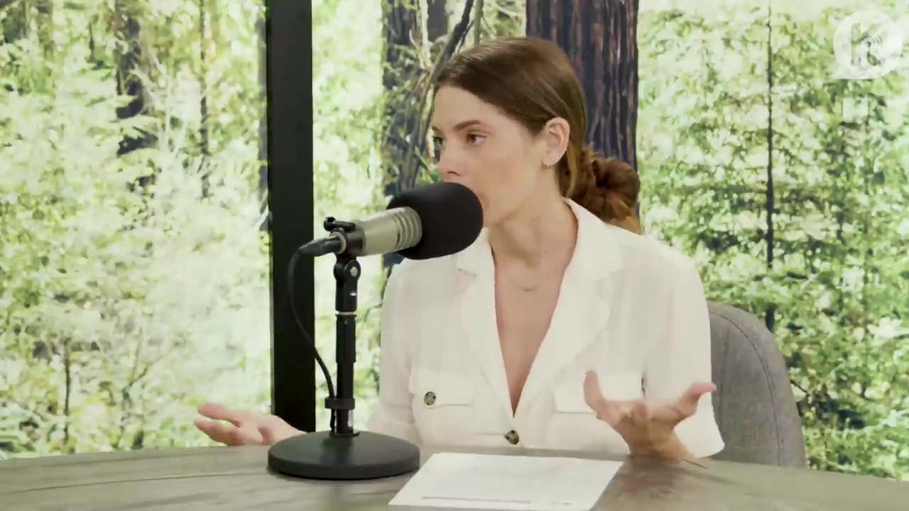 Ashley-Greene-dot-nl_TheTwilightEffect-Aflevering7NewMoonRewatchPart1of3-0273.jpg