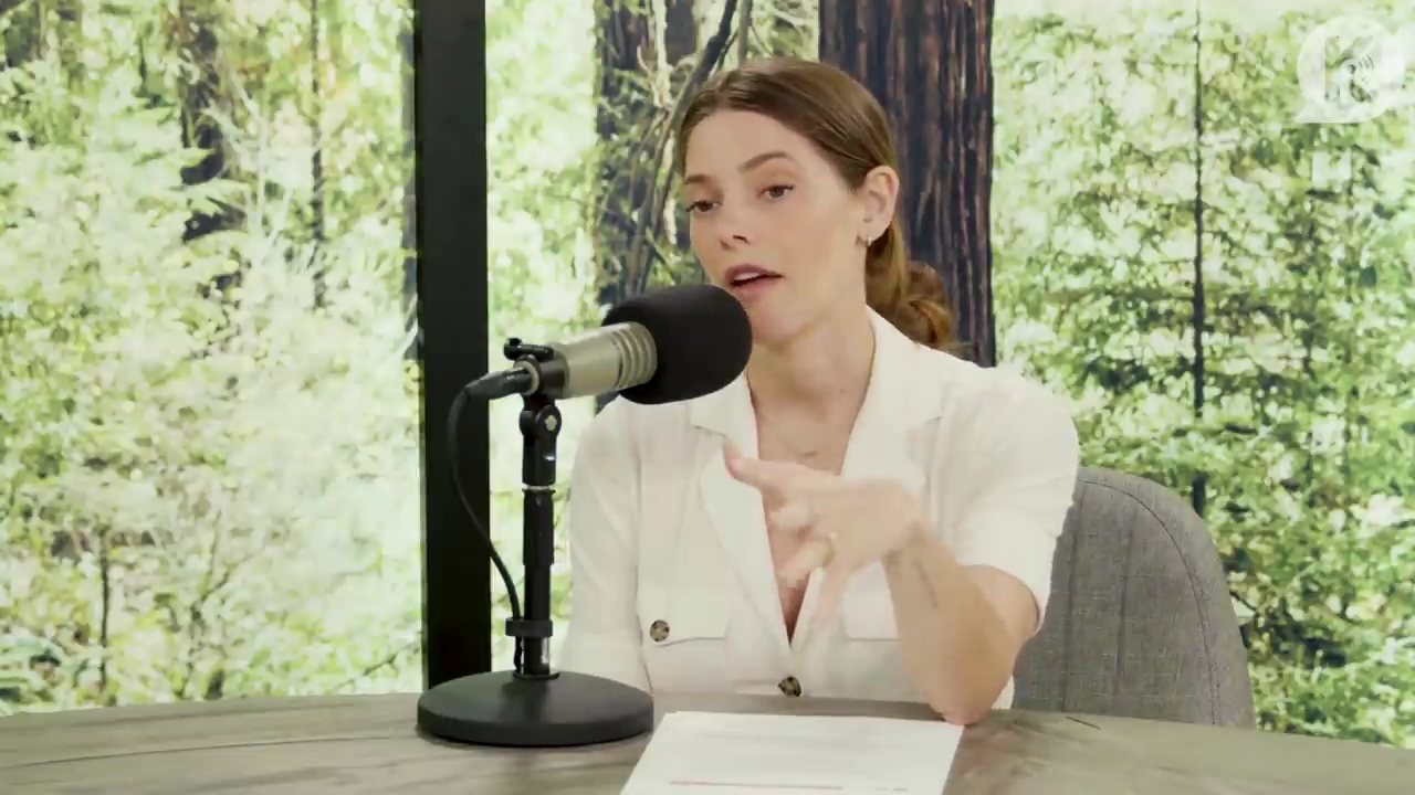 Ashley-Greene-dot-nl_TheTwilightEffect-Aflevering7NewMoonRewatchPart1of3-0336.jpg