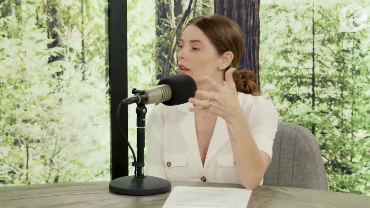Ashley-Greene-dot-nl_TheTwilightEffect-Aflevering7NewMoonRewatchPart1of3-0354.jpg