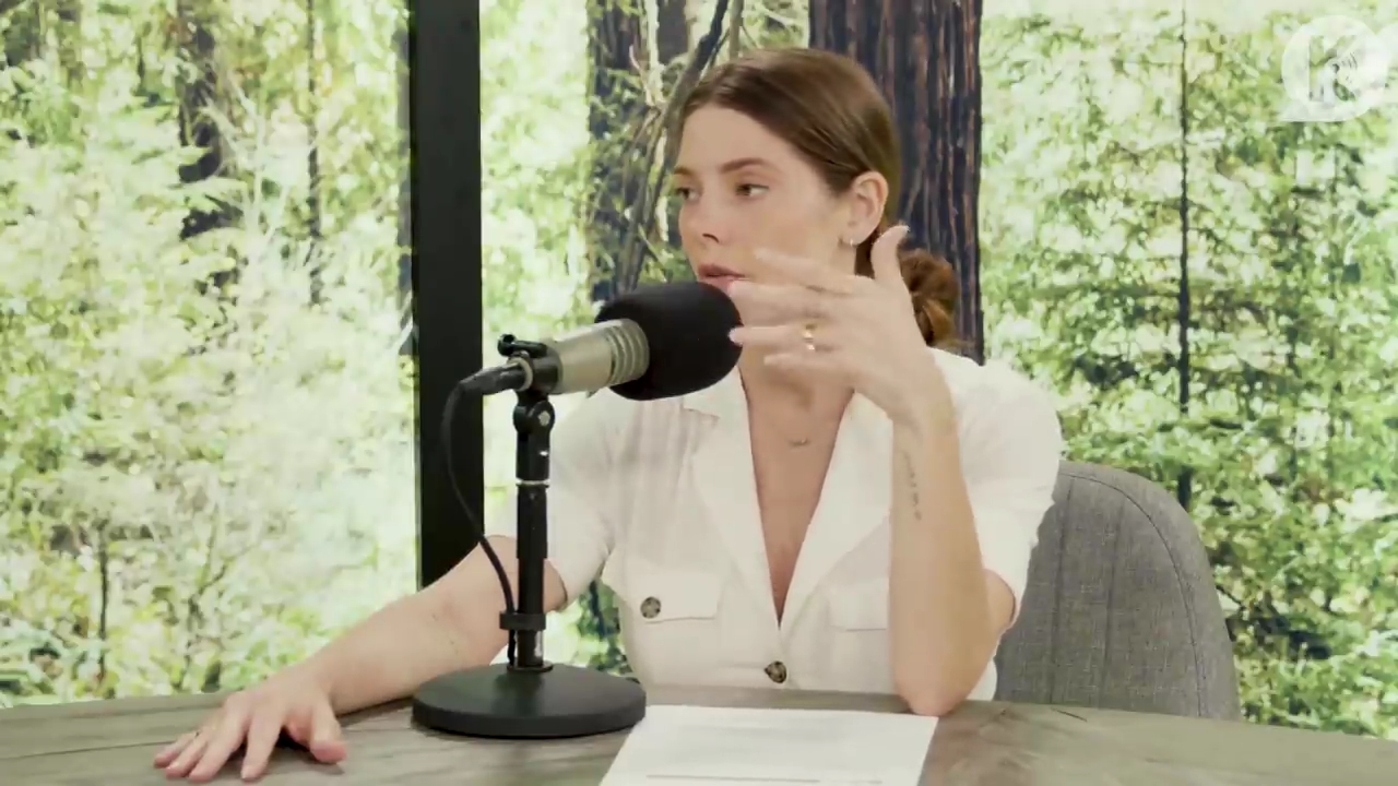Ashley-Greene-dot-nl_TheTwilightEffect-Aflevering7NewMoonRewatchPart1of3-0498.jpg