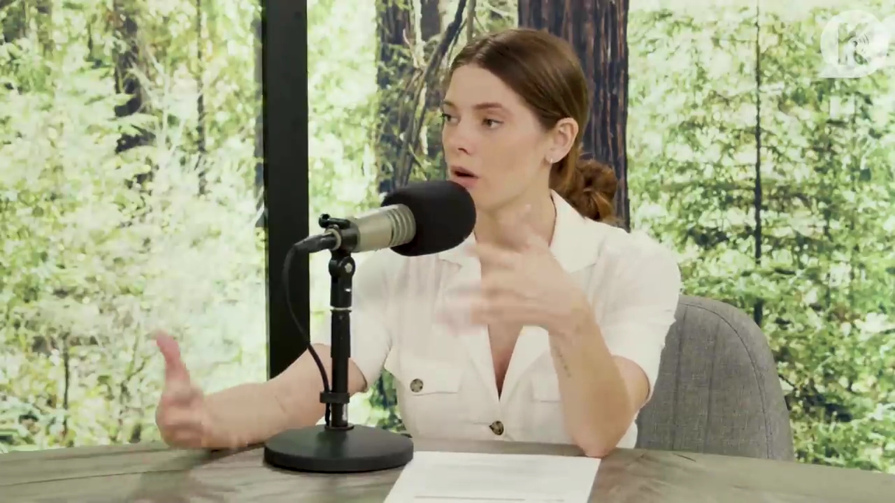 Ashley-Greene-dot-nl_TheTwilightEffect-Aflevering7NewMoonRewatchPart1of3-0499.jpg