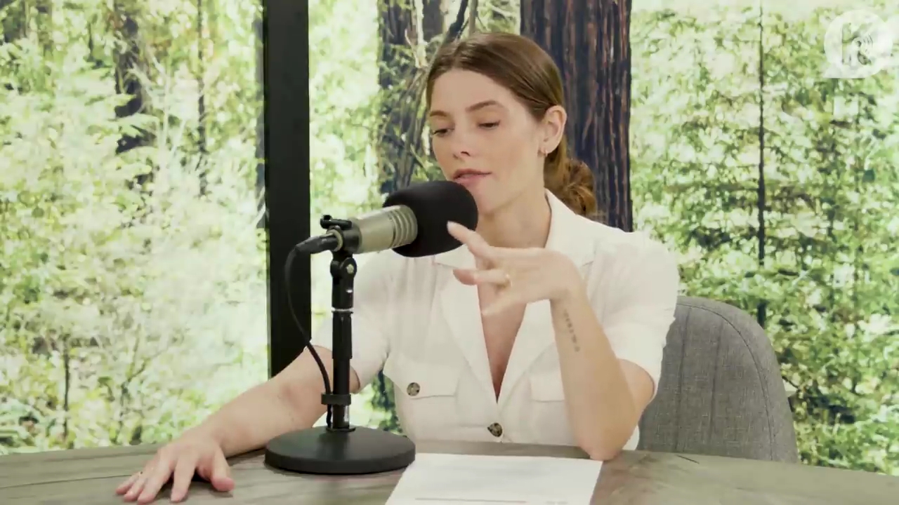 Ashley-Greene-dot-nl_TheTwilightEffect-Aflevering7NewMoonRewatchPart1of3-0508.jpg