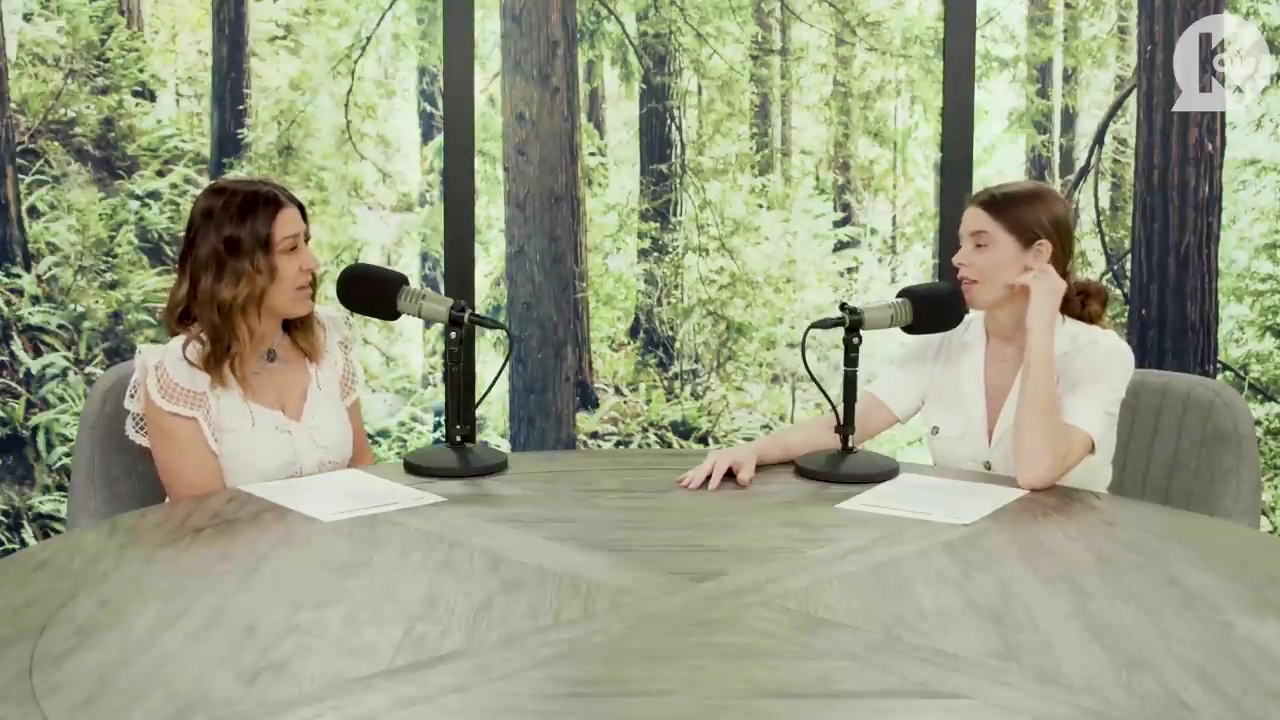 Ashley-Greene-dot-nl_TheTwilightEffect-Aflevering7NewMoonRewatchPart1of3-0531.jpg