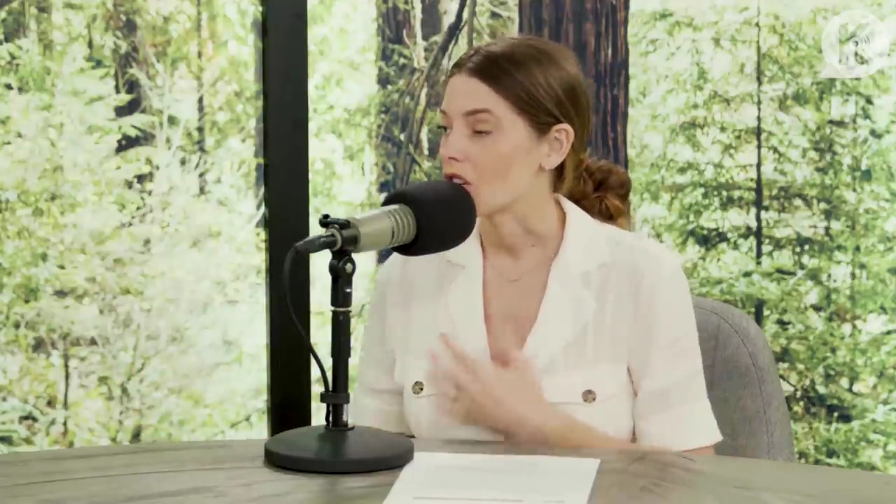 Ashley-Greene-dot-nl_TheTwilightEffect-Aflevering7NewMoonRewatchPart1of3-0567.jpg