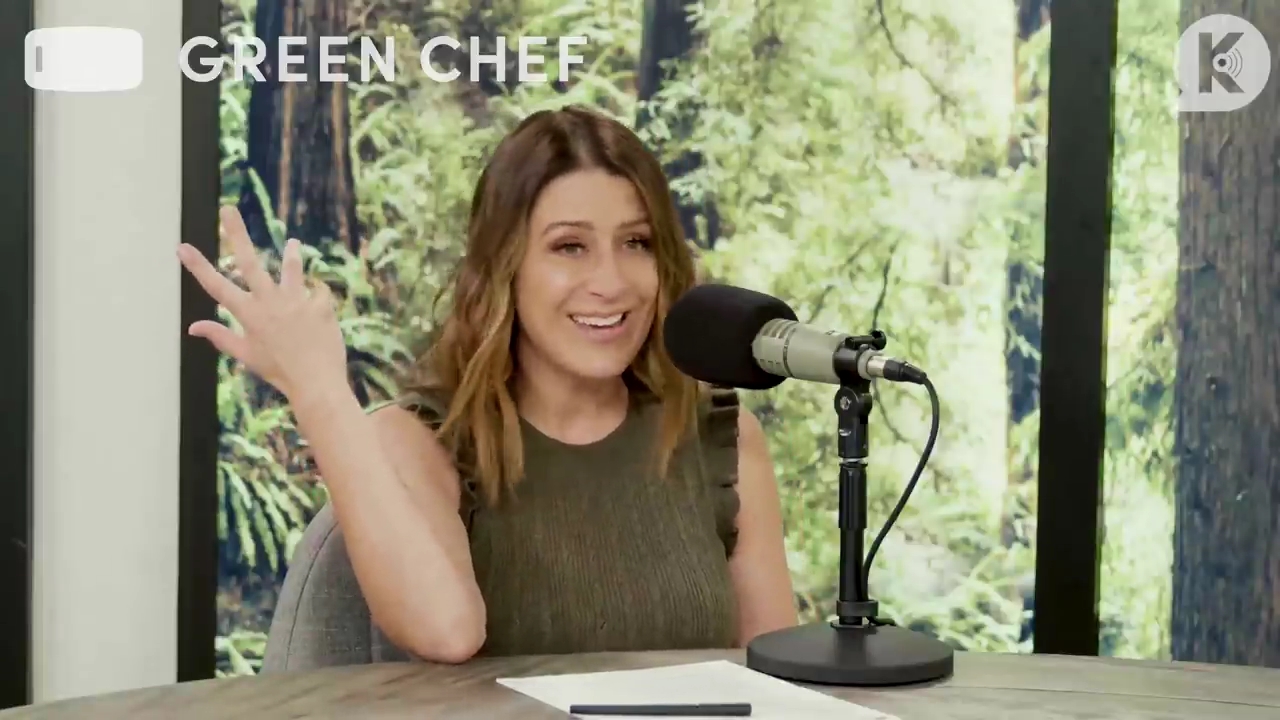 Ashley-Greene-dot-nl_TheTwilightEffect-Aflevering7NewMoonRewatchPart1of3-0580.jpg