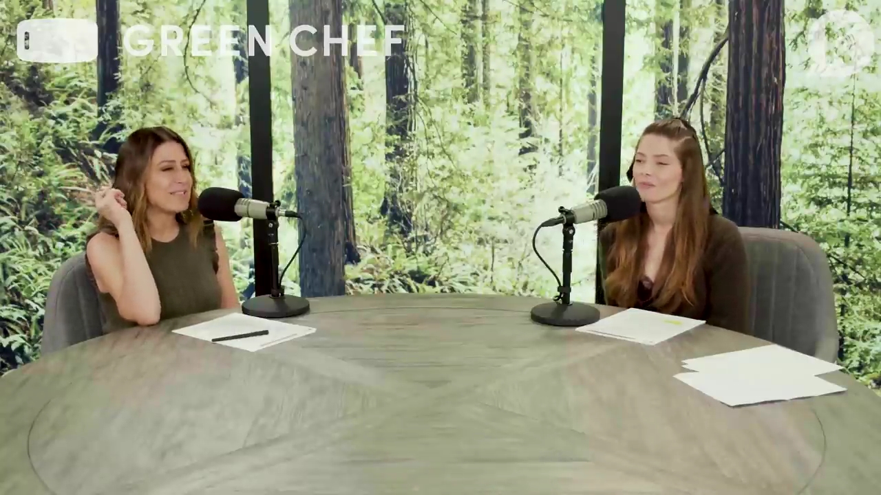 Ashley-Greene-dot-nl_TheTwilightEffect-Aflevering7NewMoonRewatchPart1of3-0583.jpg