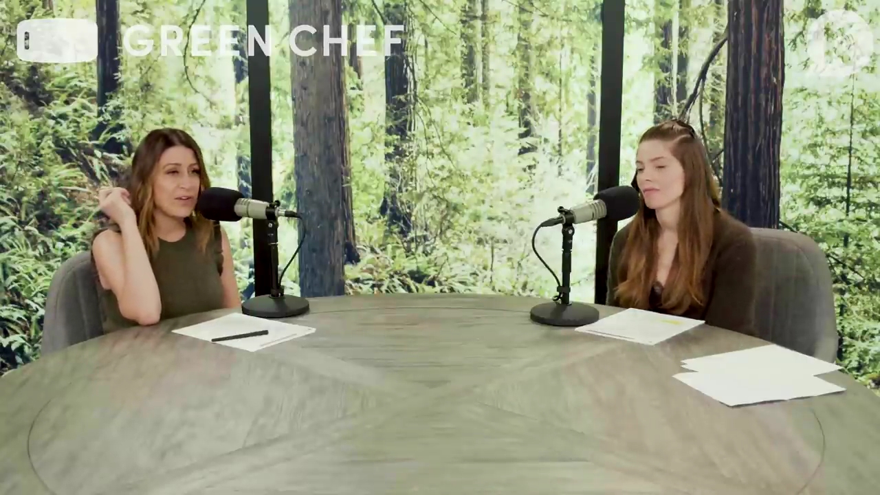 Ashley-Greene-dot-nl_TheTwilightEffect-Aflevering7NewMoonRewatchPart1of3-0585.jpg