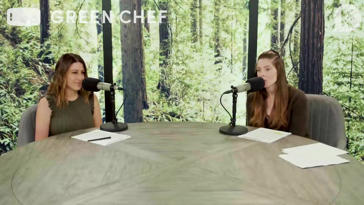 Ashley-Greene-dot-nl_TheTwilightEffect-Aflevering7NewMoonRewatchPart1of3-0605.jpg
