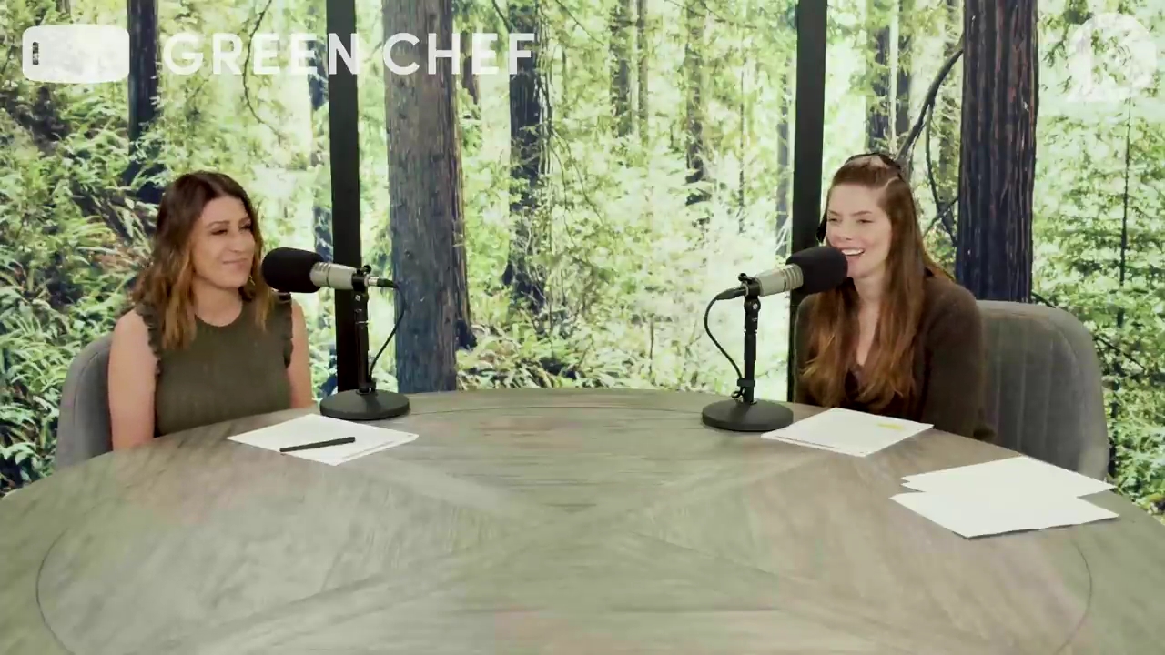 Ashley-Greene-dot-nl_TheTwilightEffect-Aflevering7NewMoonRewatchPart1of3-0629.jpg