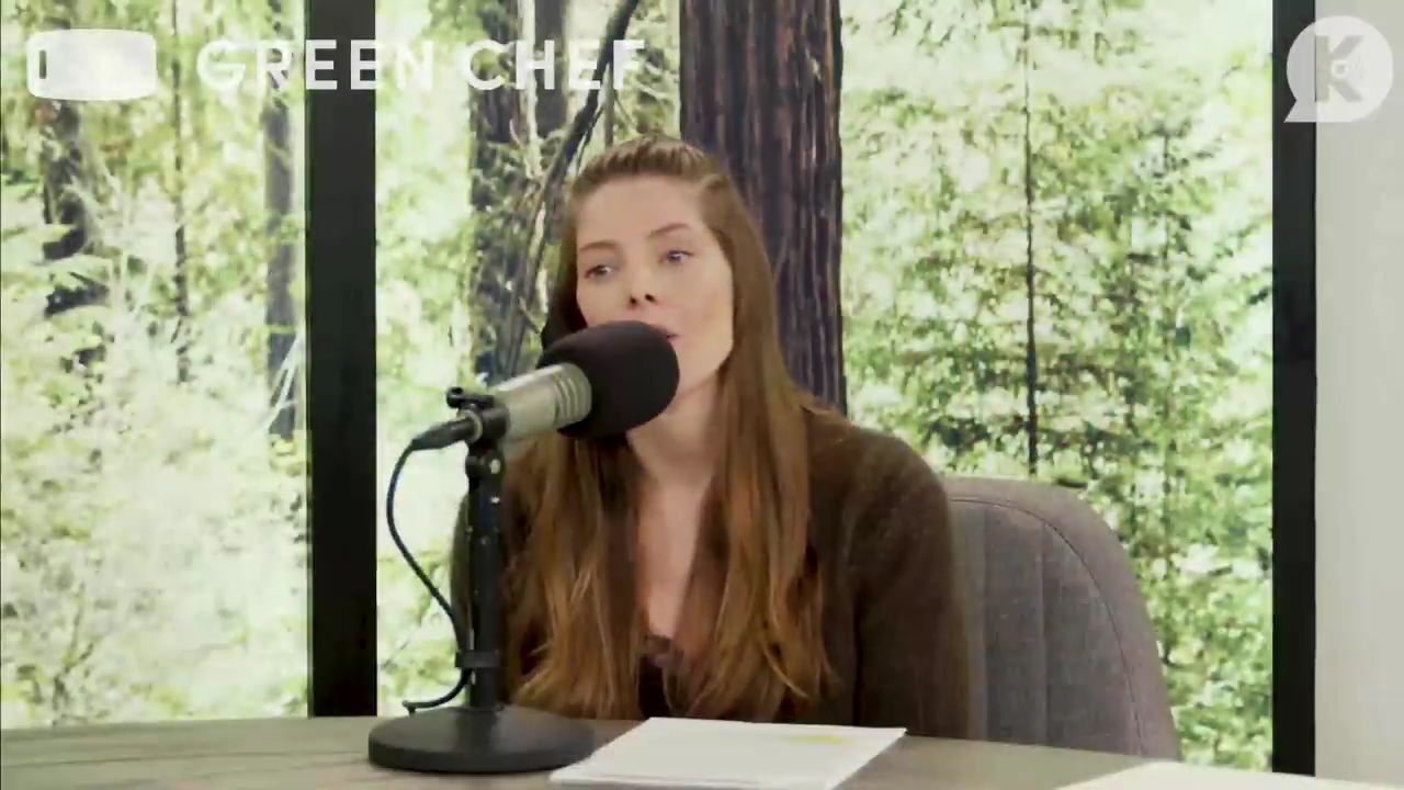 Ashley-Greene-dot-nl_TheTwilightEffect-Aflevering7NewMoonRewatchPart1of3-0653.jpg