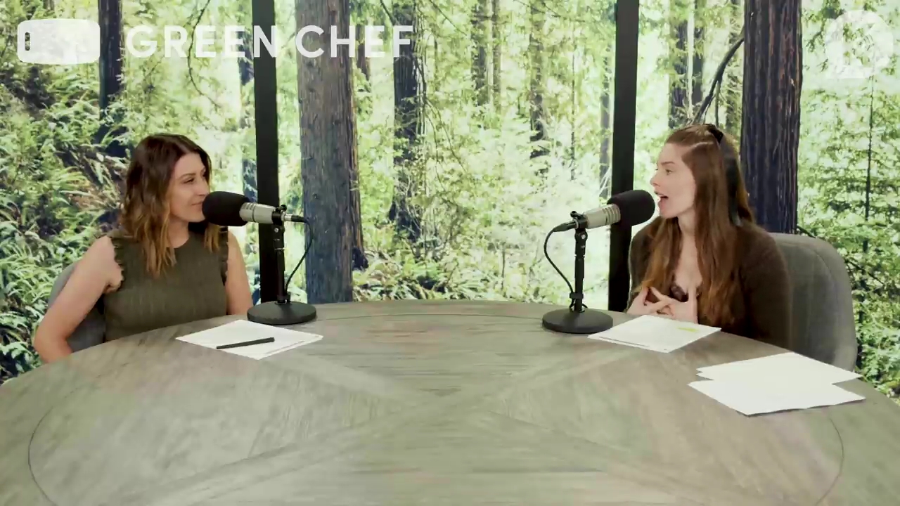 Ashley-Greene-dot-nl_TheTwilightEffect-Aflevering7NewMoonRewatchPart1of3-0661.jpg