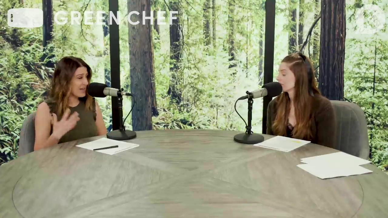 Ashley-Greene-dot-nl_TheTwilightEffect-Aflevering7NewMoonRewatchPart1of3-0674.jpg