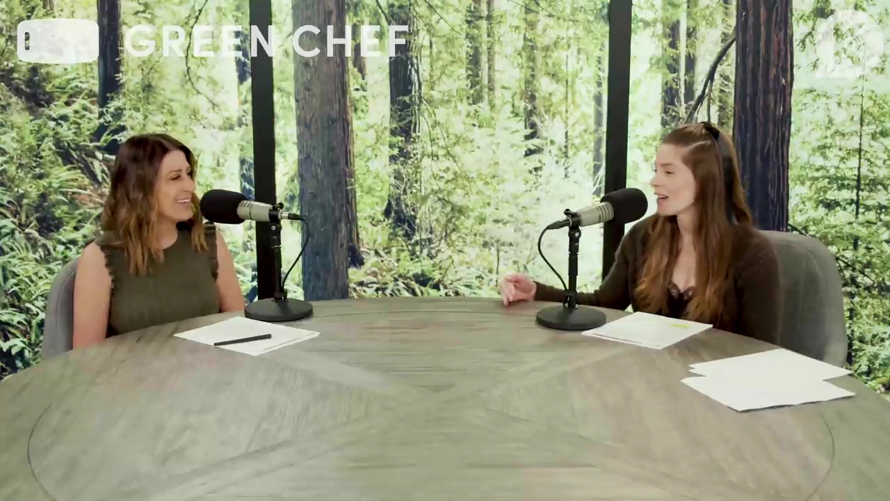 Ashley-Greene-dot-nl_TheTwilightEffect-Aflevering7NewMoonRewatchPart1of3-0707.jpg