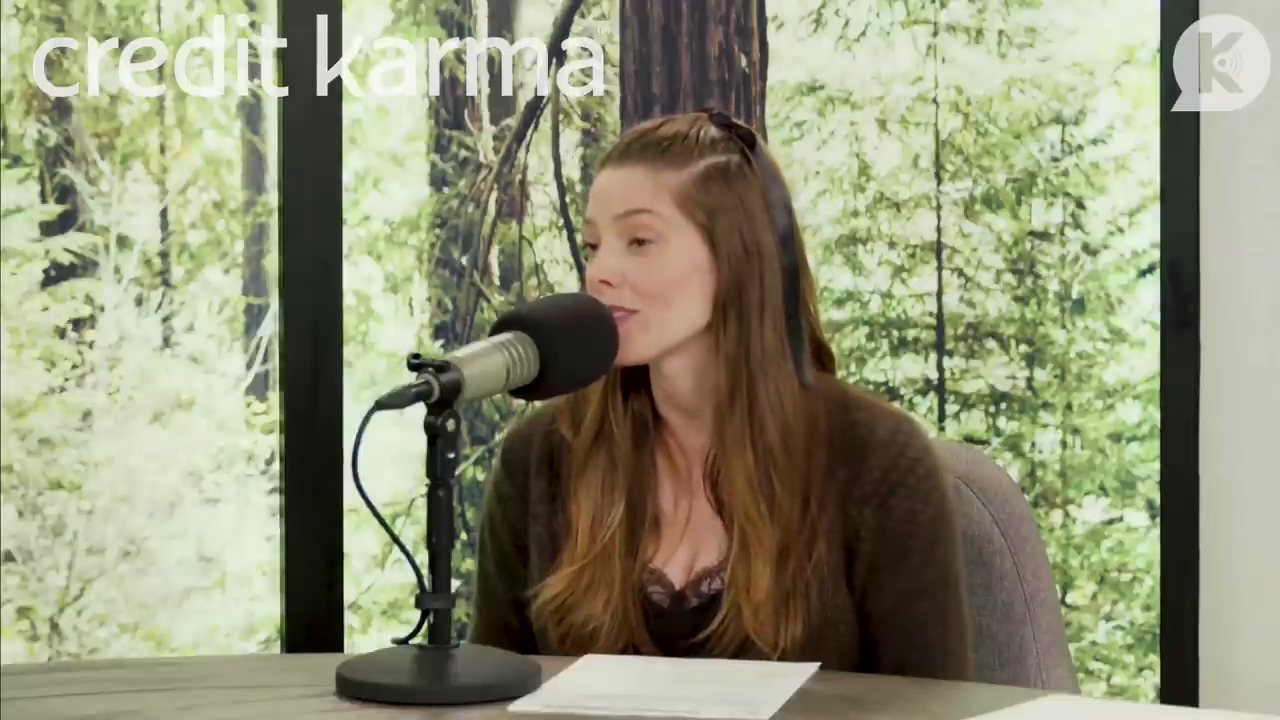 Ashley-Greene-dot-nl_TheTwilightEffect-Aflevering7NewMoonRewatchPart1of3-0801.jpg
