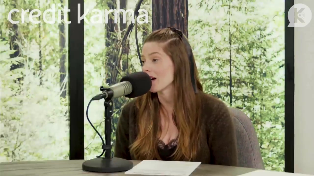 Ashley-Greene-dot-nl_TheTwilightEffect-Aflevering7NewMoonRewatchPart1of3-0802.jpg
