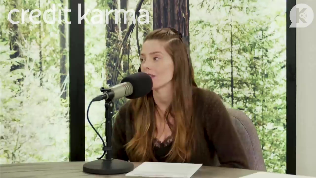 Ashley-Greene-dot-nl_TheTwilightEffect-Aflevering7NewMoonRewatchPart1of3-0807.jpg
