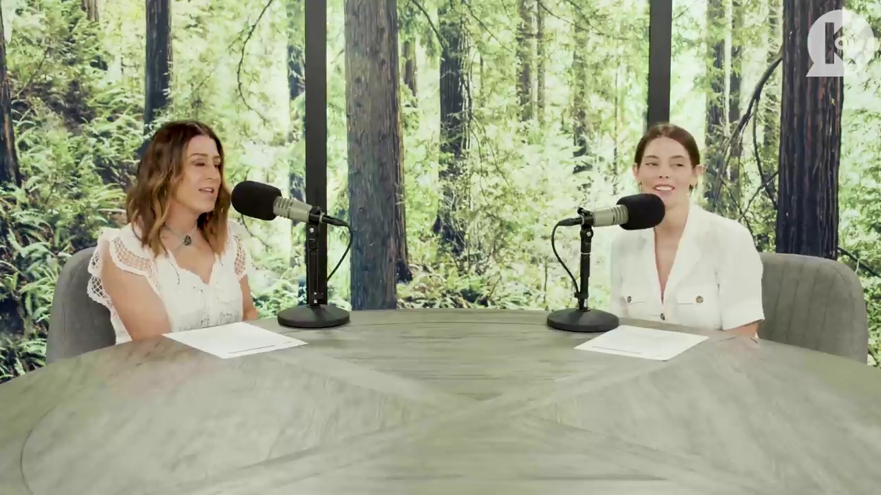 Ashley-Greene-dot-nl_TheTwilightEffect-Aflevering7NewMoonRewatchPart1of3-0830.jpg