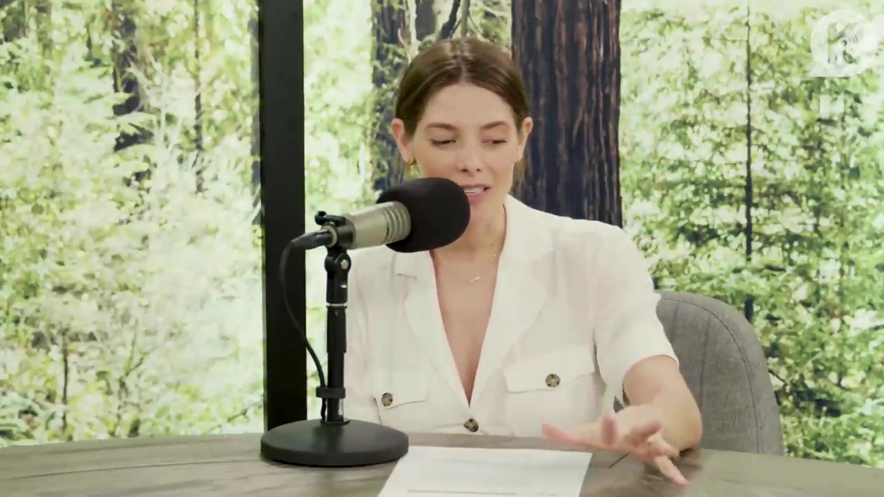 Ashley-Greene-dot-nl_TheTwilightEffect-Aflevering7NewMoonRewatchPart1of3-0850.jpg