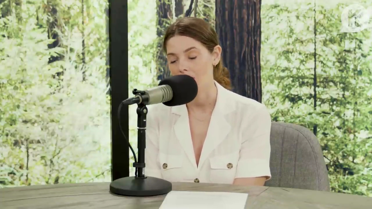 Ashley-Greene-dot-nl_TheTwilightEffect-Aflevering7NewMoonRewatchPart1of3-0882.jpg