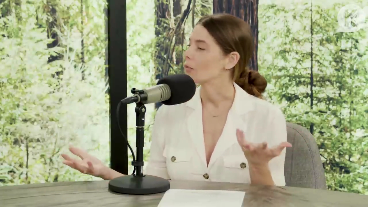 Ashley-Greene-dot-nl_TheTwilightEffect-Aflevering7NewMoonRewatchPart1of3-0909.jpg Ashley-Greene-dot-nl_TheTwilightEffect-Aflevering7NewMoonRewatchPart1of3-0909.jpg