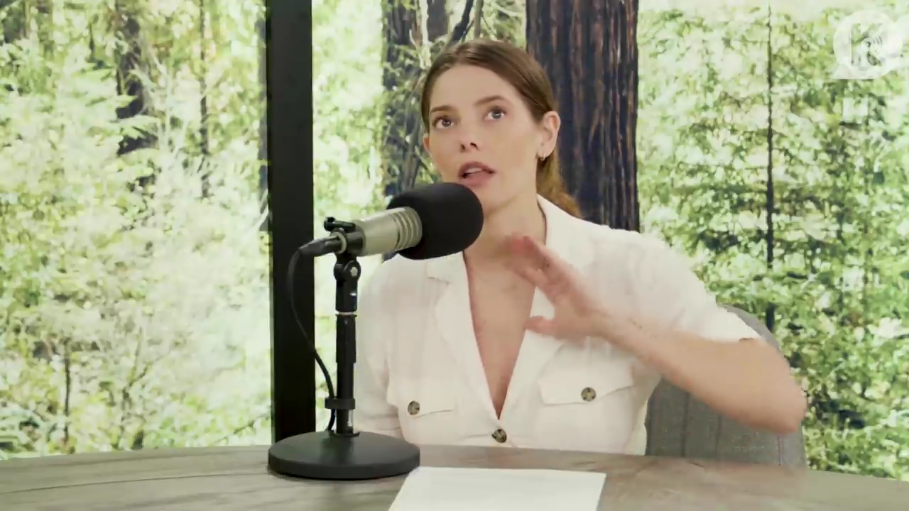 Ashley-Greene-dot-nl_TheTwilightEffect-Aflevering7NewMoonRewatchPart1of3-0912.jpg Ashley-Greene-dot-nl_TheTwilightEffect-Aflevering7NewMoonRewatchPart1of3-0912.jpg