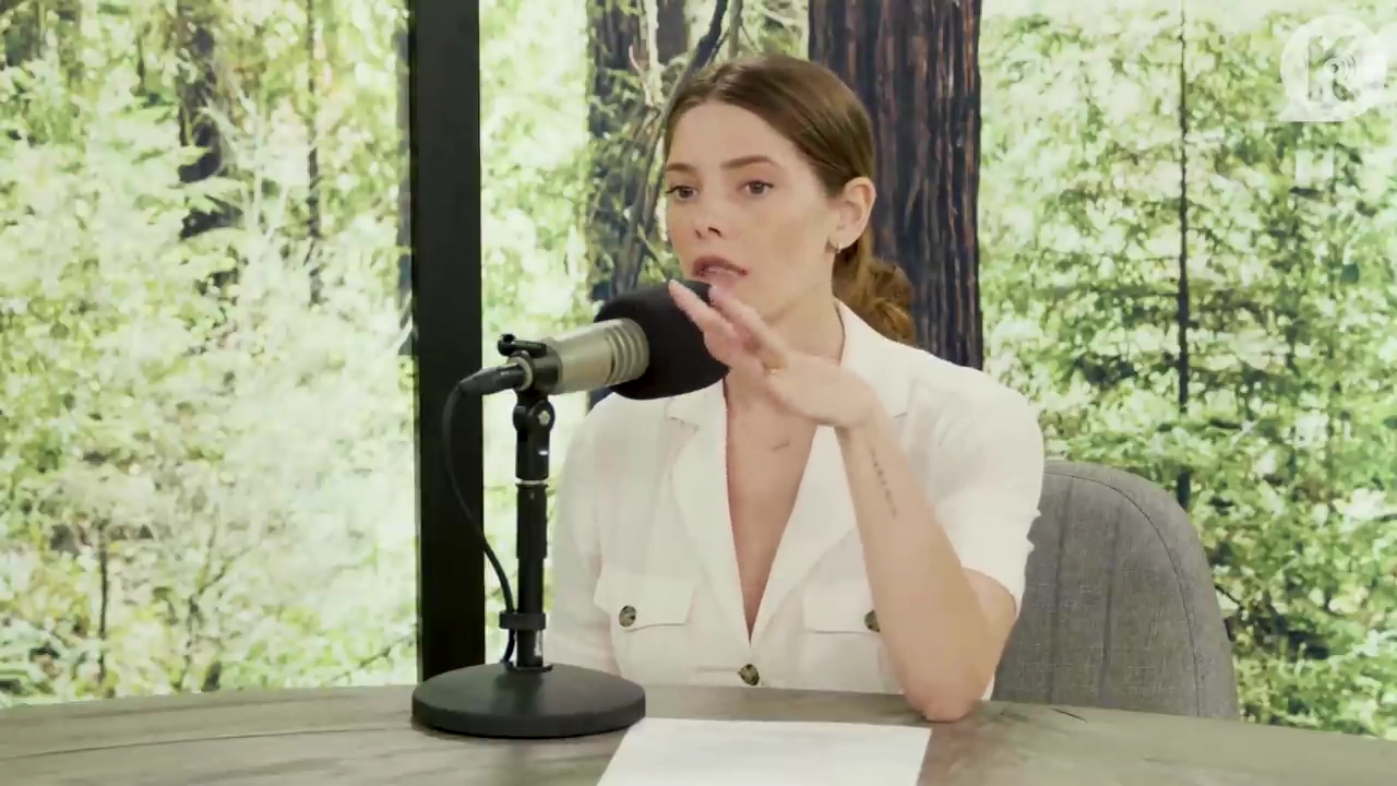 Ashley-Greene-dot-nl_TheTwilightEffect-Aflevering7NewMoonRewatchPart1of3-0917.jpg Ashley-Greene-dot-nl_TheTwilightEffect-Aflevering7NewMoonRewatchPart1of3-0917.jpg