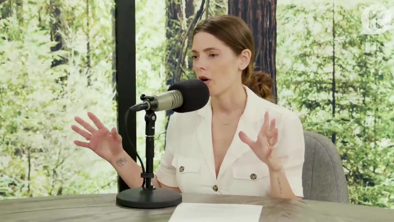 Ashley-Greene-dot-nl_TheTwilightEffect-Aflevering7NewMoonRewatchPart1of3-0921.jpg Ashley-Greene-dot-nl_TheTwilightEffect-Aflevering7NewMoonRewatchPart1of3-0921.jpg