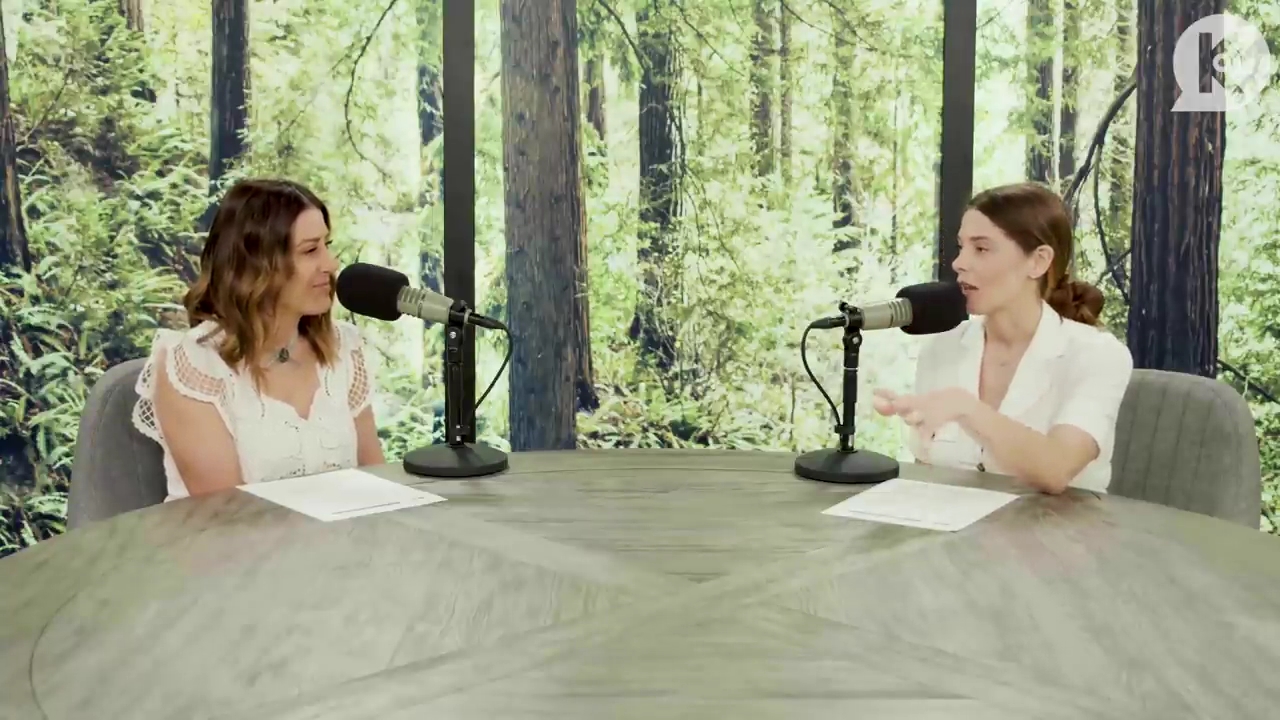 Ashley-Greene-dot-nl_TheTwilightEffect-Aflevering7NewMoonRewatchPart1of3-0937.jpg