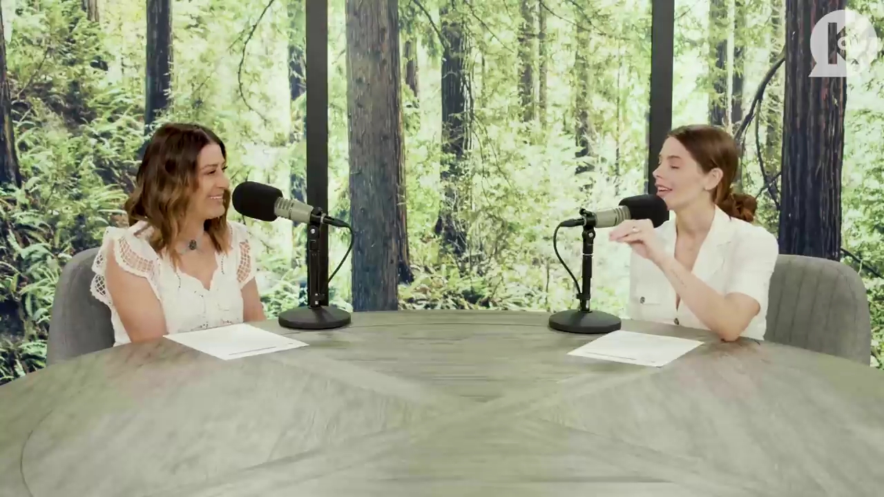 Ashley-Greene-dot-nl_TheTwilightEffect-Aflevering7NewMoonRewatchPart1of3-0939.jpg