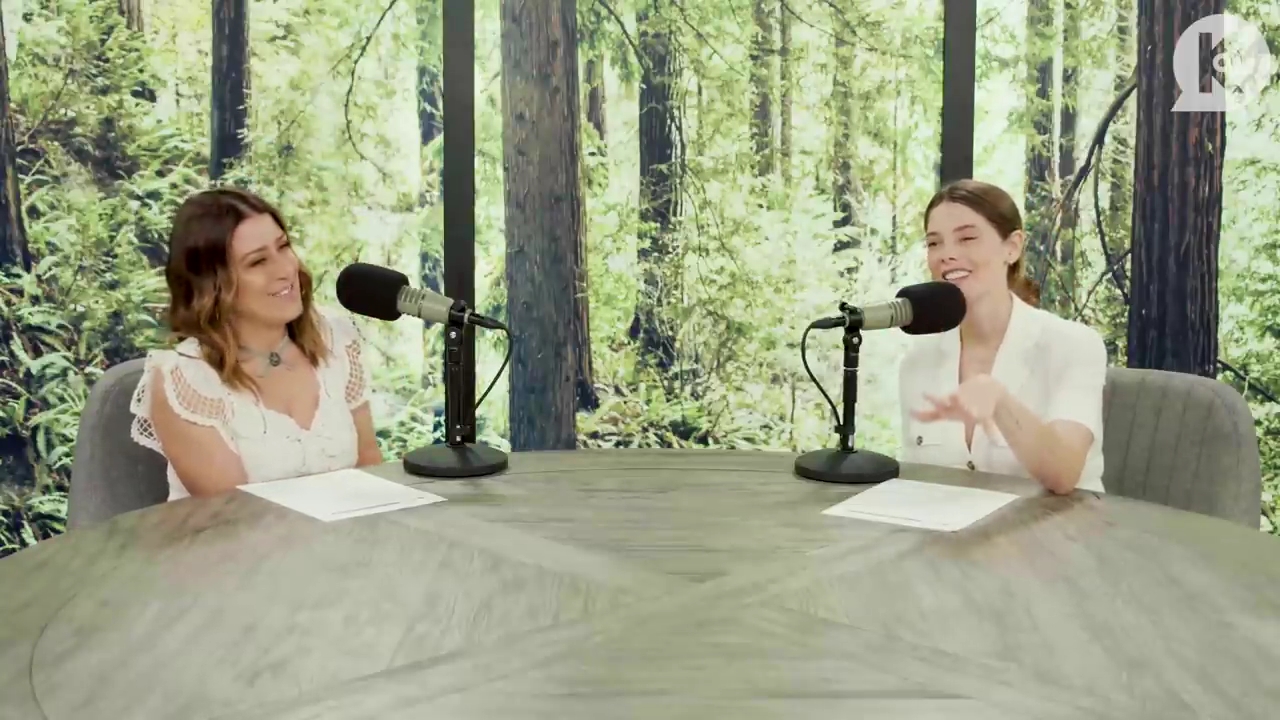 Ashley-Greene-dot-nl_TheTwilightEffect-Aflevering7NewMoonRewatchPart1of3-0943.jpg